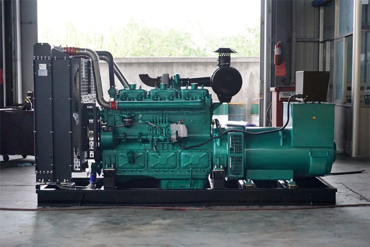 乾能200KW柴油發電機組6135AZL