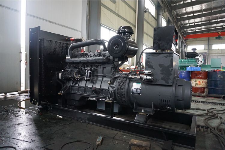 申動200KW柴油發電機組SD13G28